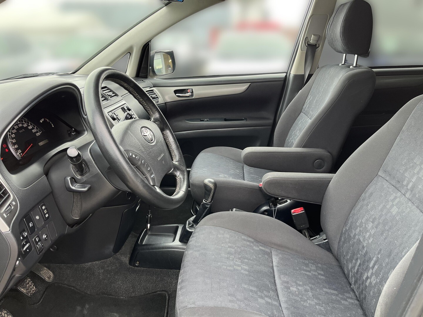 Toyota Avensis Verso